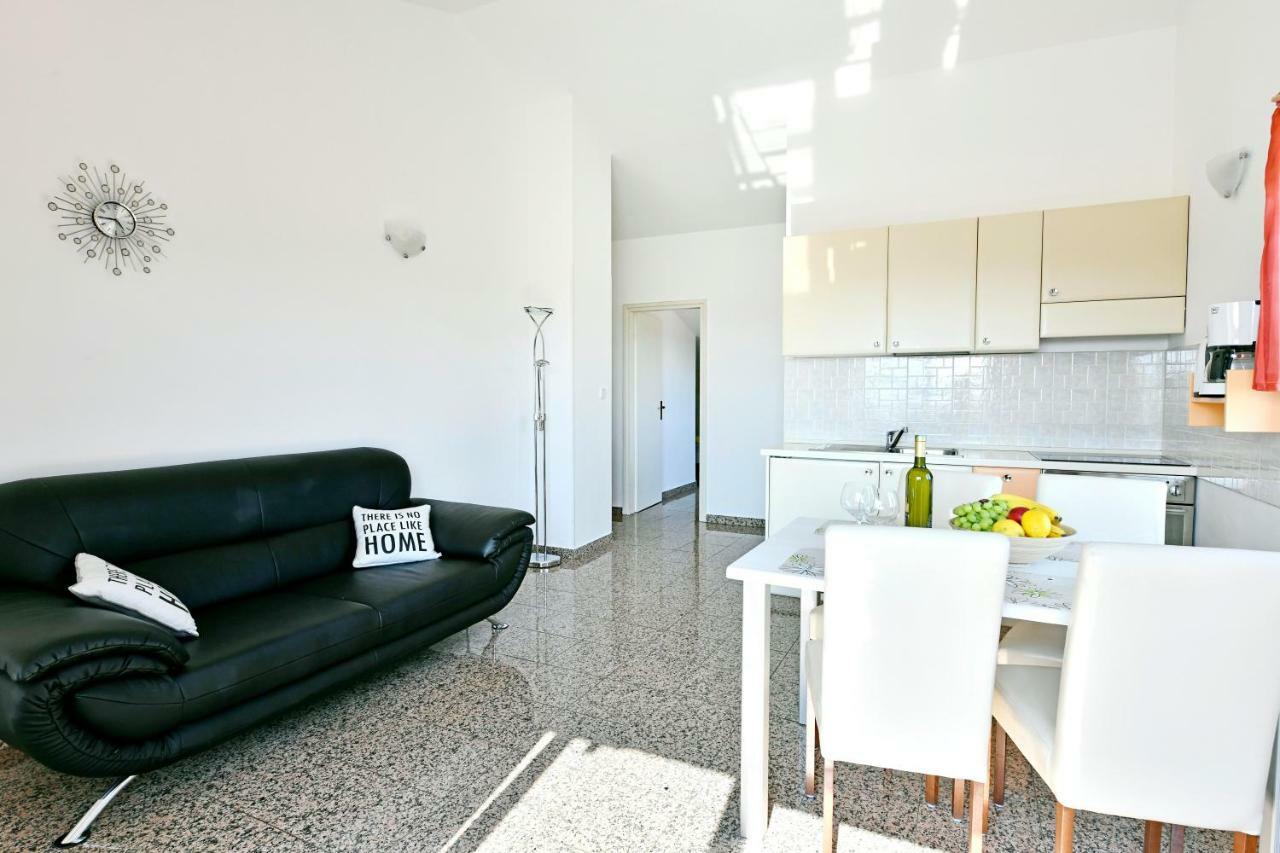 Apartman Del Mar Apartment Пореч Екстериор снимка